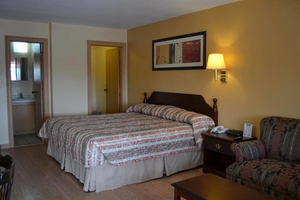 Deluxe Inn And Suites Weslaco Εξωτερικό φωτογραφία