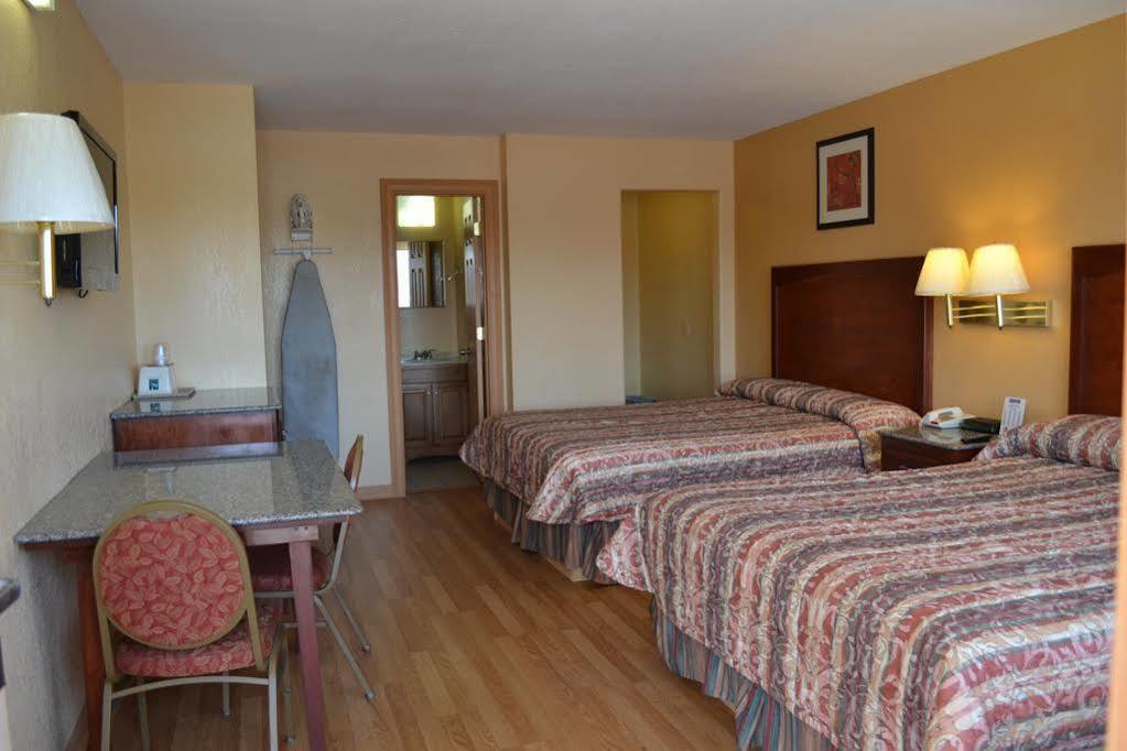 Deluxe Inn And Suites Weslaco Εξωτερικό φωτογραφία